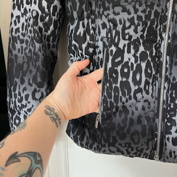 Obermeyer Leopard Print Puffer Jacket – Women’s Size 8 Ski Snowboard Winter Coat - Picture 8 of 16